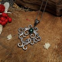 Gümüş Sarmaşık Model Otantik Malahit Taşlı Madalyon Bayan Kolye Takı